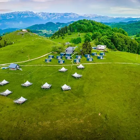 Ursa Mica Glamping Resort