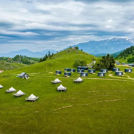 Ursa Mica Glamping 4*