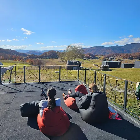 Ursa Mica Glamping 4*