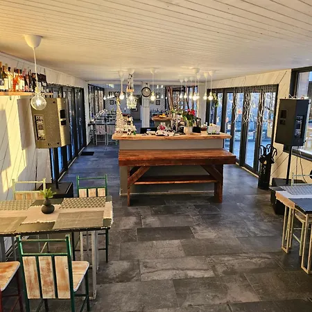 Ursa Mica Glamping Resort