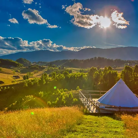 Ursa Mica Glamping Sirnea