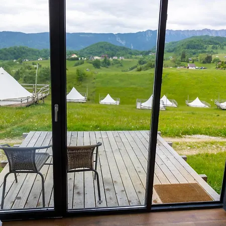 Ursa Mica Glamping 4*