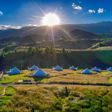Ursa Mica Glamping 4* Sirnea