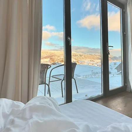 Resort Ursa Mica Glamping Sirnea